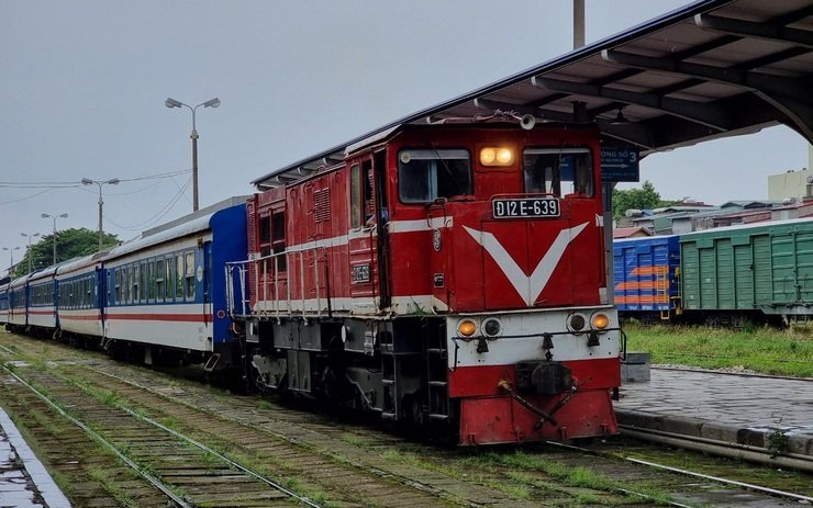 How to get from Hanoi to Halong Bay