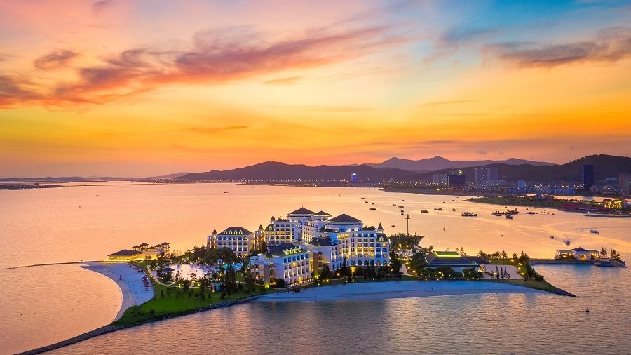 How to get from Hanoi to Halong Bay