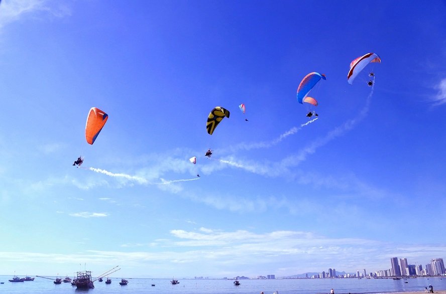 Da Nang parasailing