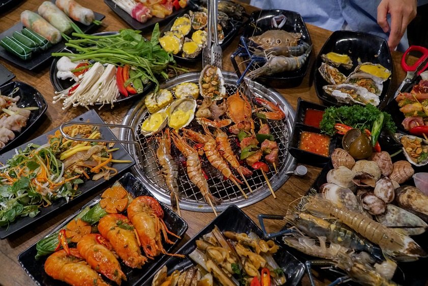 Enjoy a seafood buffet in Da Nang at Doc Moc Buffet