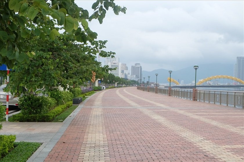 Bach Dang Walking Street in Da Nang
