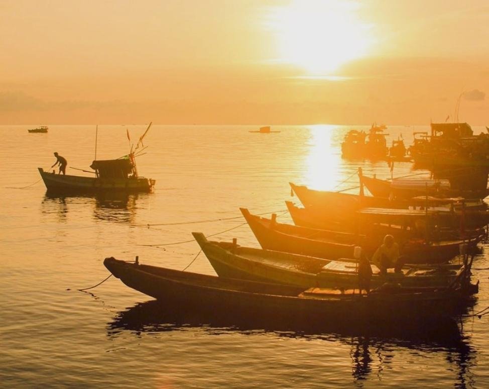 Ham Ninh offers a quiet setting to enjoy the sunset in Phu Quoc 